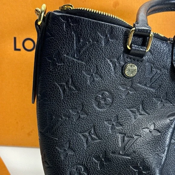 Louis Vuitton Black Shoulder Bag - Picture 8 of 13